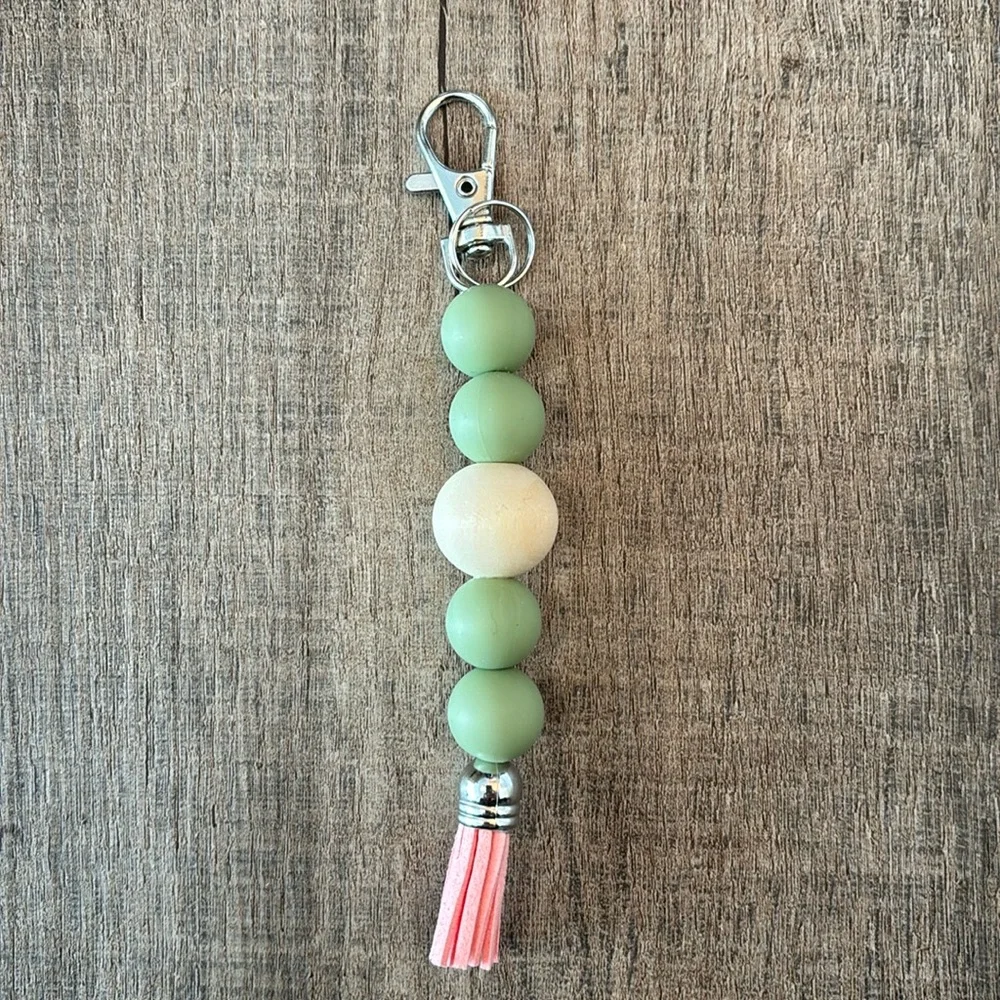 Handmade Silicone Beaded Keychain with Tassel and Lobster Claw Luggage Tag green